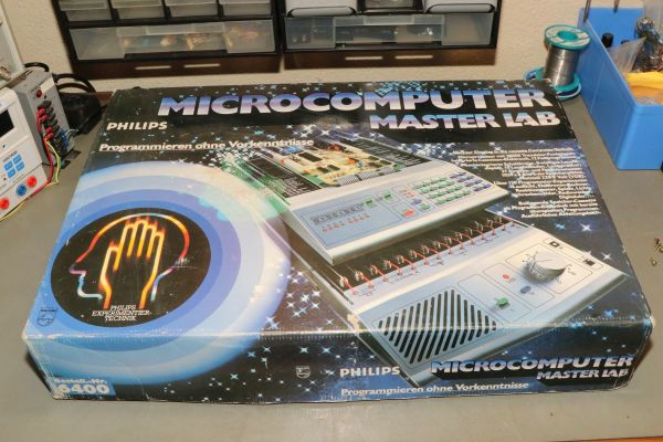 Philips Microcomputer Master Lab MC6400