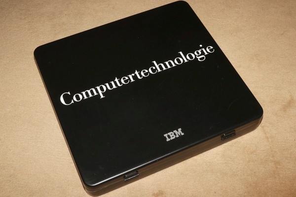 IBM Musterkoffer Computertechnologie